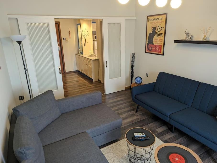 Cozy Apartm.near Metro Ag.marina