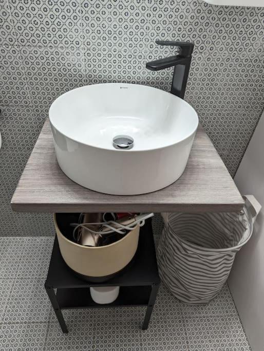 Cozy Apartm.near Metro Ag.marina Διαμέρισμα *